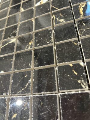 Mosaico “Marquinia Gold Black"