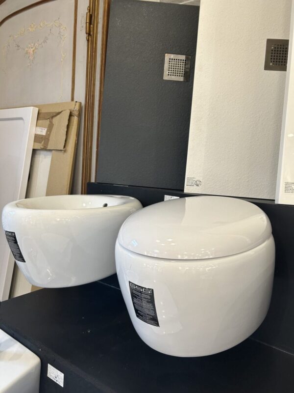 Sanitari sospesi - Modello "Touch" Bianco Lucido