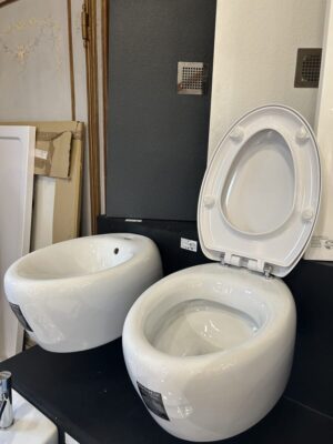 Sanitari sospesi - Modello "Touch" Bianco Lucido