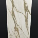 Piastrella "Calacatta Gold Mat"