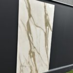 Piastrella "Calacatta Gold Mat"