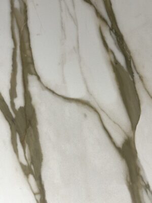 Piastrella "Calacatta Gold Mat"