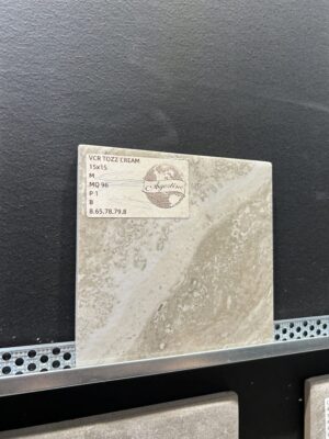 Piastrella "VCR Tozz Cream"