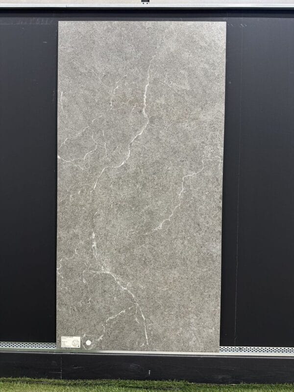 Piastrella "Hollystone Dark"