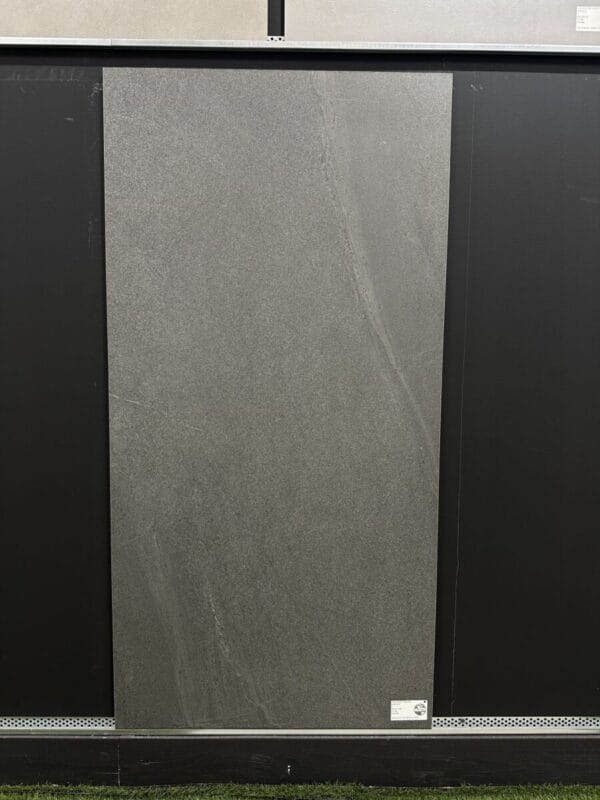 Piastrella "Limestone Coal"