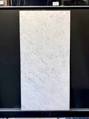 Piastrella "Carrara Glossy"
