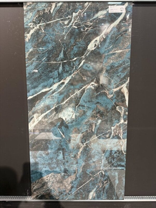 Piastrella "Crust Aqua"