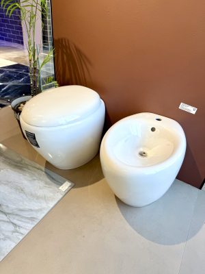Sanitari a terra - "Touch" Bianco Lucido