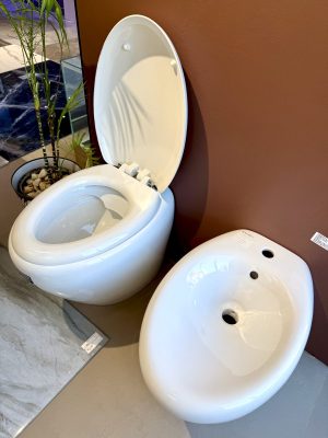 Sanitari a terra - "Touch" Bianco Lucido