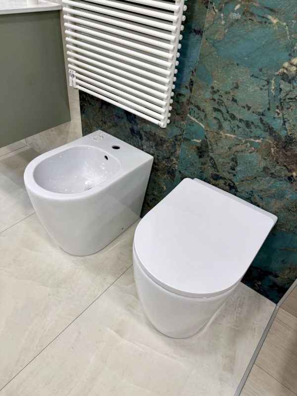 Sanitari a terra - "Uno Mini" Bianco Lucido