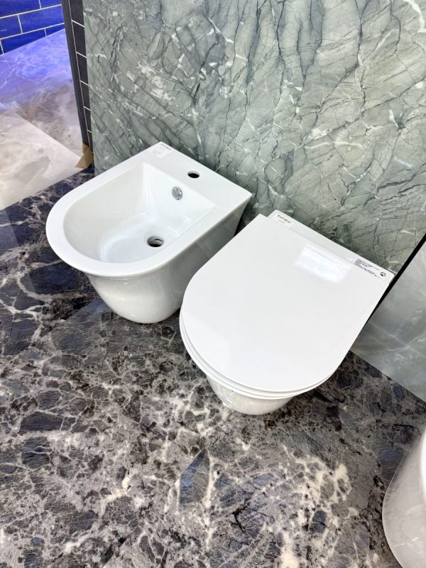 Sanitari a terra - "Flut" Bianco Lucido
