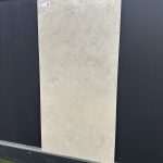 Piastrella "Royal Travertino Ebur Cross" 60x120