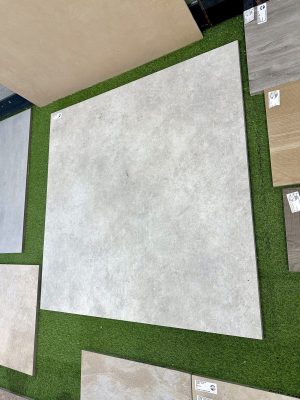 Piastrella “Meteora Beige" 122x122