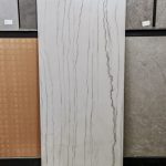 Piastrella "White Macauba Nat"