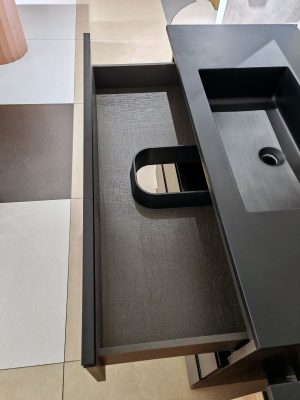Mobile da bagno a Terra "Nobu" Grigio Lava
