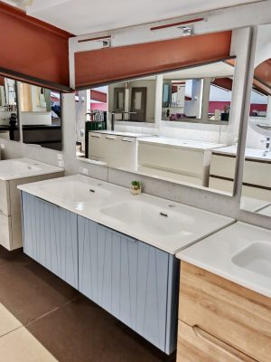 Mobile da bagno sospeso "Nadir" Finitura Blu Avio 121x46x45