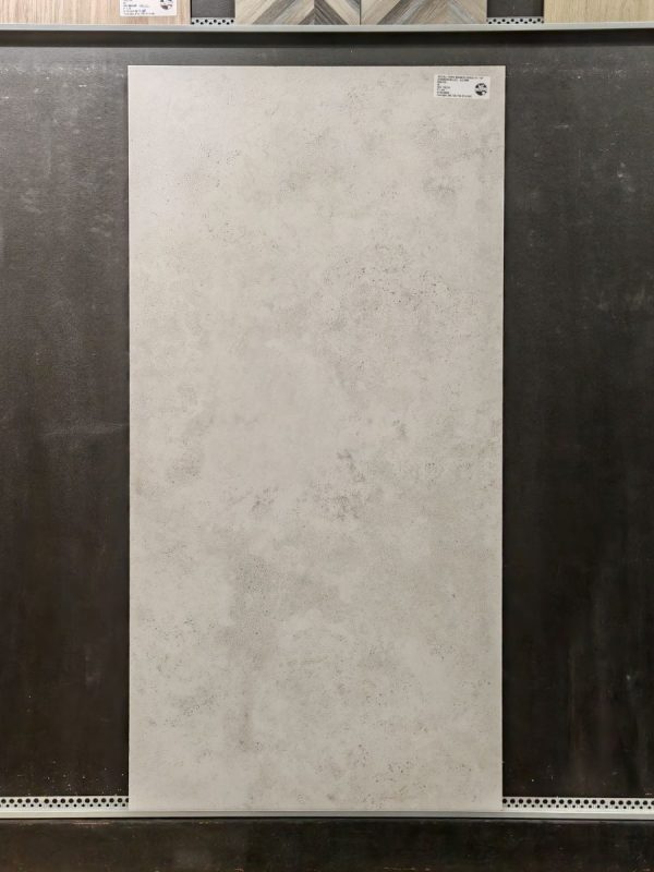 Piastrella “Royal Trav Bianco Cros R11" 60x120
