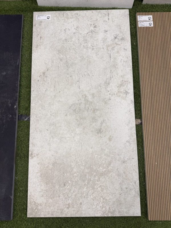 Piastrella “Debris Talc R11"