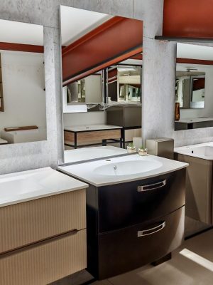 Mobile da bagno sospeso "Confort" Finitura Nero Lucido 75x52