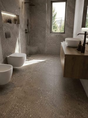Piastrella "Royal Trav Fuscus Cros R10"