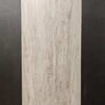 Piastrella "Royal Trav Ebur Wawy Vein"