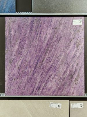 Piastrella "Ametista Solenne Viola"
