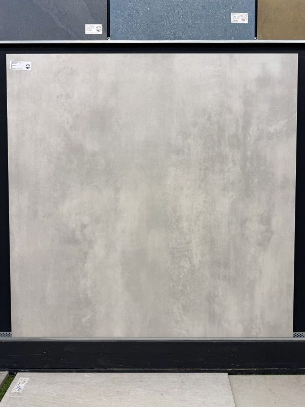 Piastrella “Leghe Stagno" 122,2x122,2