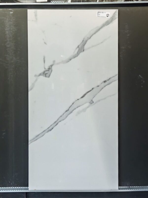 Piastrella "Calacatta White Lux"